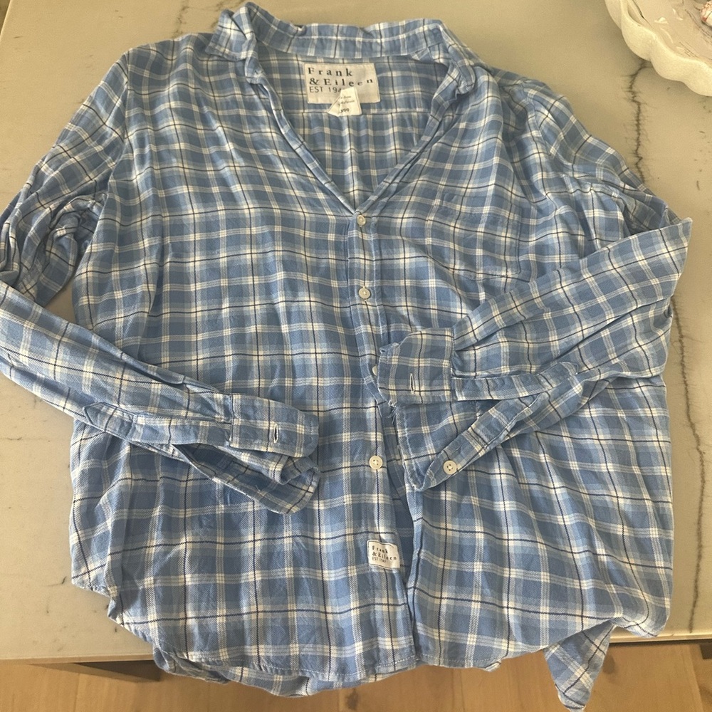 Frank and Eileen Blue Button Down XS